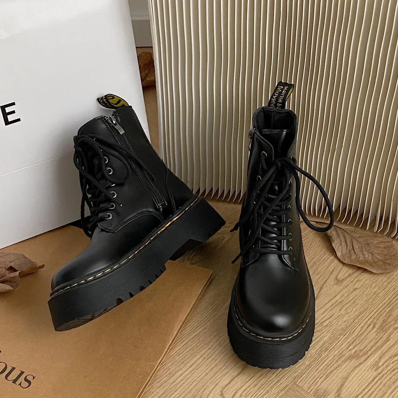 Bota Feminina Cano Curto Quebec
